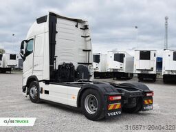 VOLVO FH 460 Globetrotter XL i-Save SideSkirts