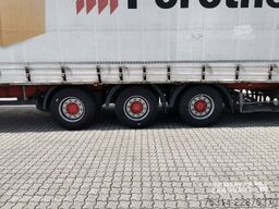 Schwarzmüller Curtainsider Mega