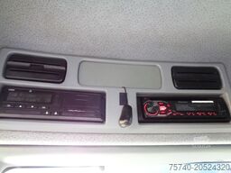 Mercedes-Benz AXOR 1823 + Dhollandia Lift