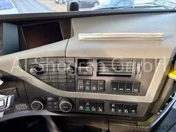Volvo FH 16.750 8x2 / Loglift BF118S / Eu6