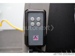 VOLKSWAGEN Crafter 35 *ROLLSTUHL-LIFT* KAMERA+STNADHEIZ 200