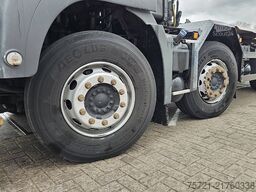 M.A.N. 41.360 TGS 8X4