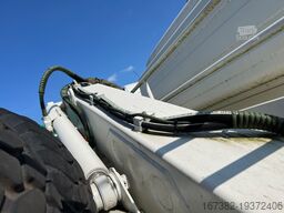 Mercedes-Benz 1017 4X4 ex army reconditioned white with crane