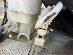 Mercedes-Benz 1017 4X4 ex army reconditioned white with crane