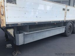 Fliegl FLIEGL 3-Achs Plateau Sattel Typ SDS 350