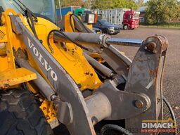 Volvo L30B Snelwissel - Klapbak - Lepels