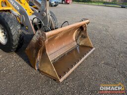Volvo L30B Snelwissel - Klapbak - Lepels
