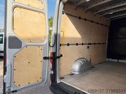 VOLKSWAGEN Crafter 2,0TDI Kasten mittel L2H2 Klima 1.Hand