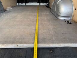 VOLKSWAGEN Crafter 2,0TDI Kasten mittel L2H2 Klima 1.Hand