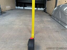 VOLKSWAGEN Crafter 2,0TDI Kasten mittel L2H2 Klima 1.Hand