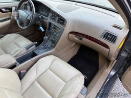 VOLVO V70 D5 AWD Allrad Leder elektrSitze Klima TÜV26