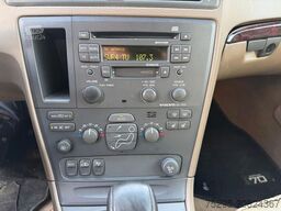 VOLVO V70 D5 AWD Allrad Leder elektrSitze Klima TÜV26