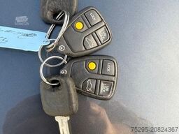 VOLVO V70 D5 AWD Allrad Leder elektrSitze Klima TÜV26