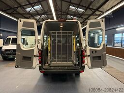VOLKSWAGEN Crafter L2H2 Klima 8 Sitze + Rollstuhl AMF Bruns