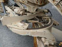 Caterpillar 130G Ex-army