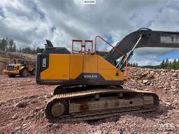 Volvo EC300 Excavator – Engcon Tiltrotator, 2 Buckets an
