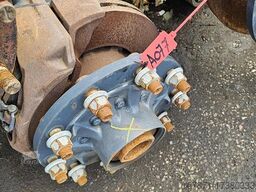 SAF Sbk2243-135 steering axle with hydraulic cilinder