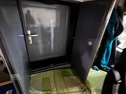 Mercedes Benz 917 AF 4x4