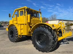 Kirovets K700A V8