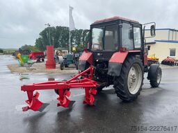 Belarus MTS 820 + 3 Schar Beetpflug