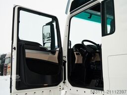 MAN TGX 18.470 / LOW DECK / MEGA /  / NAVI RIO / 202