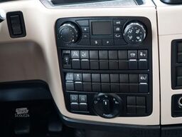 MAN TGX 18.470 / LOW DECK / MEGA /  / NAVI RIO / 202