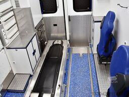 MERCEDES-BENZ MC 519 CDI RTW Rettungswagen