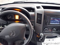 MERCEDES-BENZ Mercedes Benz Sprinter RTW Rettungswagen