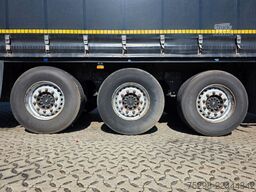 SCHMITZ CARGOBULL SCS 24/L - 13.62 E B / Liftachse | EDSCHA
