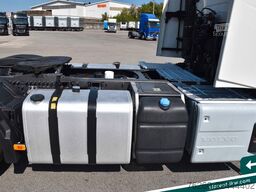VOLVO FH 460 LED 2 Tanks 1.305 Liter Safetypaket