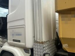 Scania G490 6x2 hook lift w/ 20T hook and tipper box.