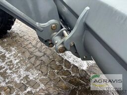 Liebherr T32-7 inkl. Schaufel + Gabel