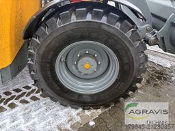 Liebherr T32-7 inkl. Schaufel + Gabel