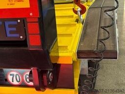  NÜKTE 4 ACHS TIEFLADER VIERTE ACHSE GELENKT