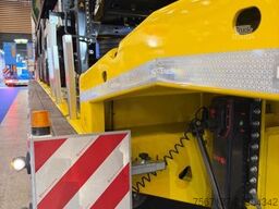 NÜKTE 4 ACHS TIEFLADER VIERTE ACHSE GELENKT