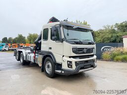 VOLVO FMX 370 6x2 lift/lenk Abrollkipper KRAN 13m FUNK