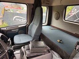 VOLVO FMX 370 6x2 lift/lenk Abrollkipper KRAN 13m FUNK