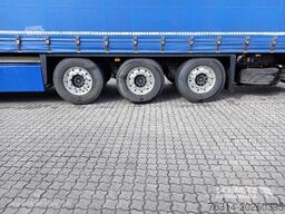 Schmitz Cargobull Curtainsider Standard Getränke