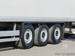 SCHMITZ CARGOBULL SKO 24/DOPPELSTOCK / 2700 mm / 196 tsd km 3 x