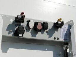 SCHMITZ CARGOBULL SKO 24/DOPPELSTOCK / 2700 mm / 196 tsd km 3 x