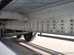 SCHMITZ CARGOBULL SKO 24/DOPPELSTOCK / 2700 mm / 196 tsd km 3 x