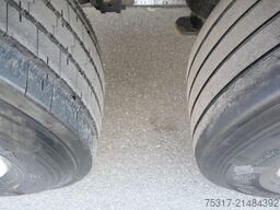 SCHMITZ CARGOBULL SKO 24/DOPPELSTOCK / 2700 mm / 196 tsd km 3 x