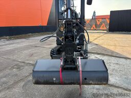  Multiloader EC18 2 BUCKETS / TILT