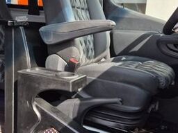 MERCEDES-BENZ 519  Allrad 4 x 4 Lagerfahrzeug Stock 20 Sitzer