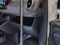 MERCEDES-BENZ 519  Allrad 4 x 4 Lagerfahrzeug Stock 20 Sitzer