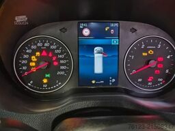 MERCEDES-BENZ 519  Allrad 4 x 4 Lagerfahrzeug Stock 20 Sitzer