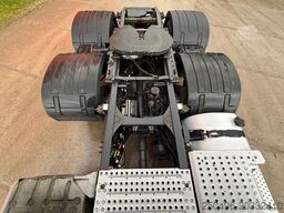 Renault T 460 6x2/4 STEERED PUSHER AXLE