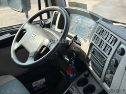 VOLVO FL 210 4x2 Euro 6 Koffer mit Ladebordwand