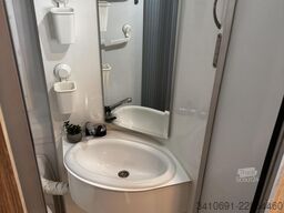 CLEVER Runner 636 Lithium Xzent AHK Markise