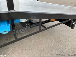 Volkswagen Crafter 35 2.0 TDI met Nieuwe Oprijcarrosserie